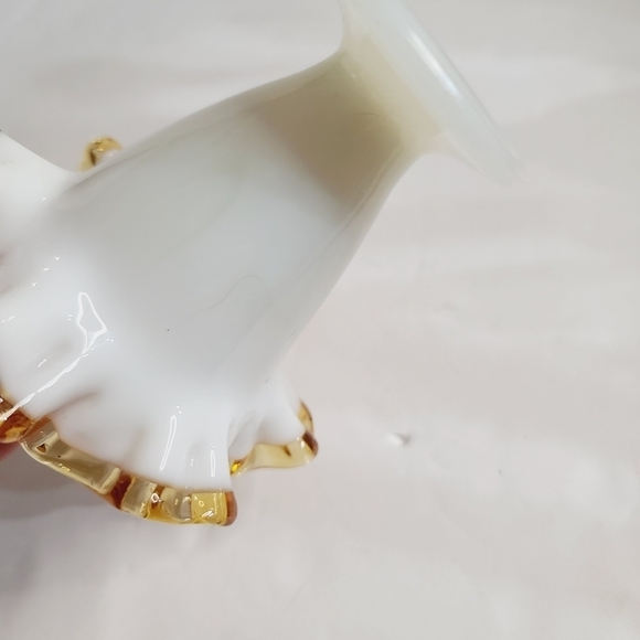Vintage MCM Fenton Milk Glass Amber Gold Crest Ruffled Pedestal Vase - Picture 10 of 13